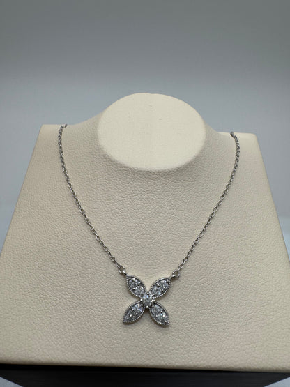 10K Clover Necklace