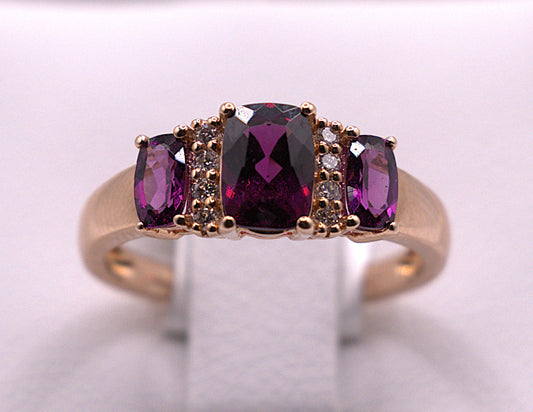 14KT 3 Garnet Ring