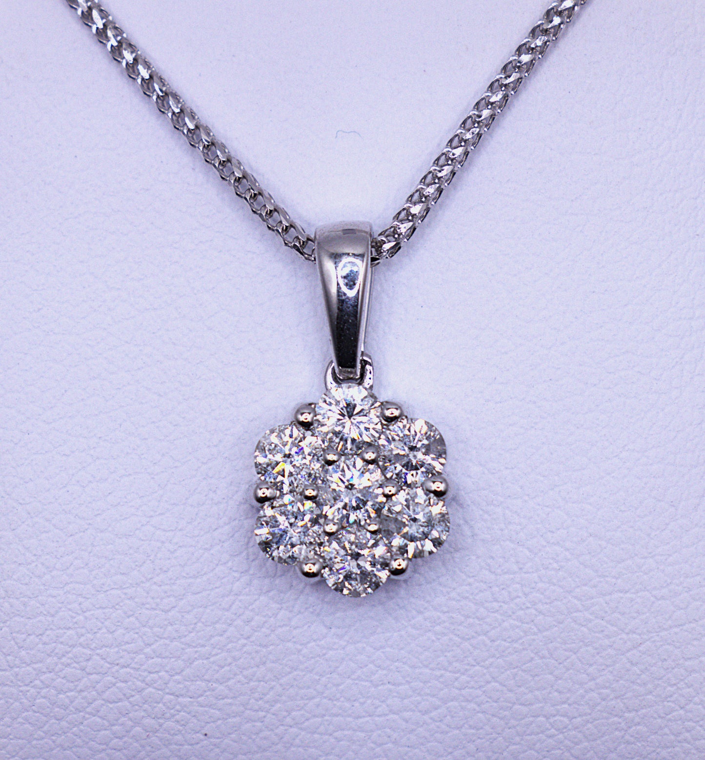 10KT 2 Carat Cluster Pendant w/Chain